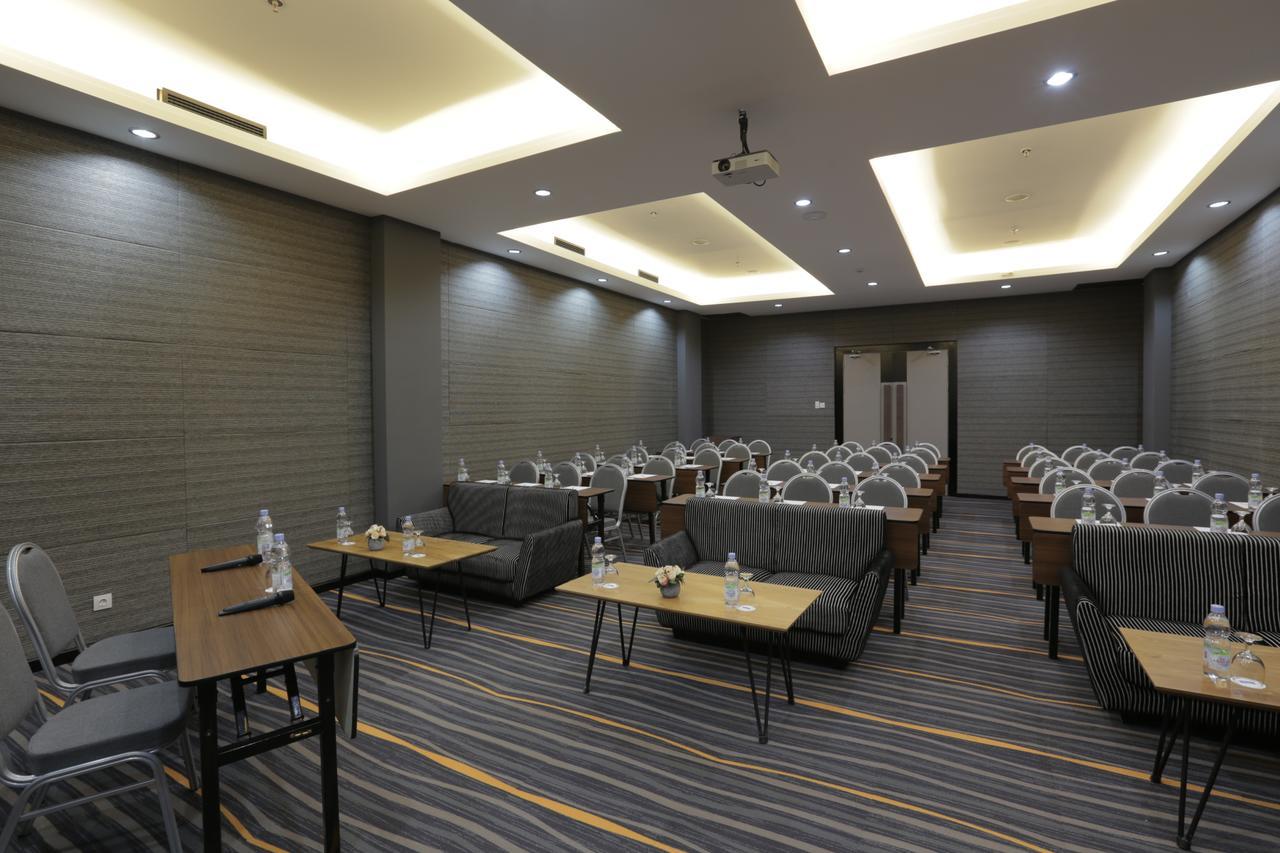 Kyriad Hotel Muraya Aceh Banda Aceh Exterior foto